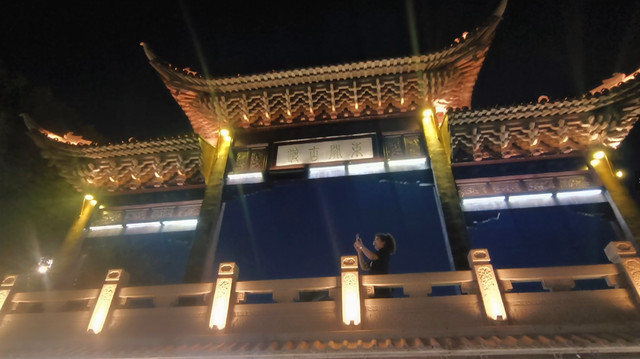 江南园林与月洞门景致